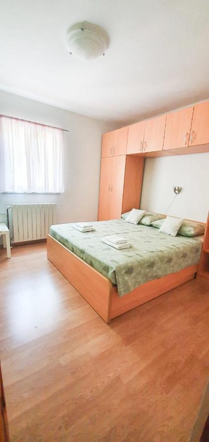 Apartments Sara Podstrana Luaran gambar
