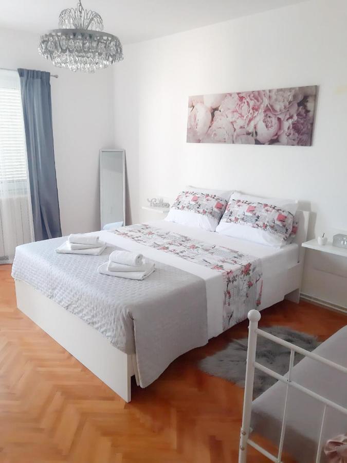 Apartments Sara Podstrana Luaran gambar